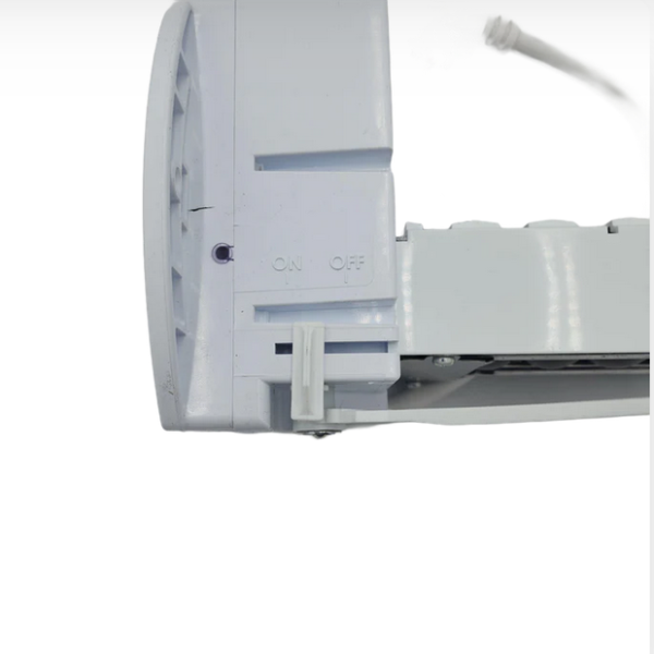GE Refrigerator Ice Maker Assembly